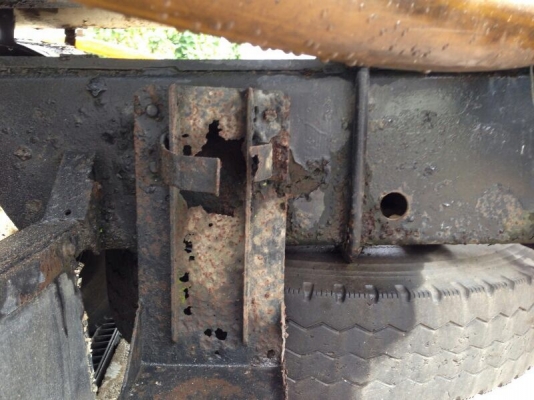 รถฮีโน่ 10 ล้อ ( รถน้ำมัน ) KT920 เปลื่ยนเครื่อง 187 แรงม้า. สนใจติดต่อ 081 - 6079515 รถฮีโน่ 10 ล้อ ( รถน้ำมัน ) KT920 เปลื่ยนเครื่อง 187 แรงม้า. สนใจติดต่อ 081 - 6079515