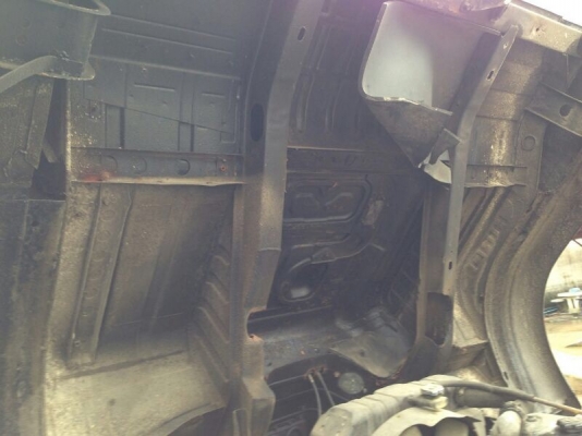 รถฮีโน่ 10 ล้อ ( รถน้ำมัน ) KT920 เปลื่ยนเครื่อง 187 แรงม้า. สนใจติดต่อ 081 - 6079515 รถฮีโน่ 10 ล้อ ( รถน้ำมัน ) KT920 เปลื่ยนเครื่อง 187 แรงม้า. สนใจติดต่อ 081 - 6079515