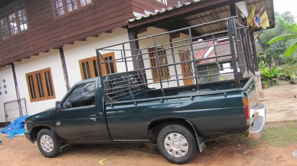 ขายกระนิสสันบิ๊กเอ็มตอนเดียว เครื่องฝาแดงละเอียดสภาพพร้อมใช้งานเครื่องดีไม่ไอไม่จาม+แอร์เย็นจนหนาว+เทปชีดี+ยางดี4เส้น+เสริมแหนบพร้อมบรรทุกงาน+ศูนย์ดีช่วงล่างแน่นปึก+คอกกระบะพร้อมบรรทุก+ภาษีปี57+เอกสารพร้อมโอน....ขาย98000บาทต่อรองได้นิดน่อยรถยุอำนาจเจริญมา