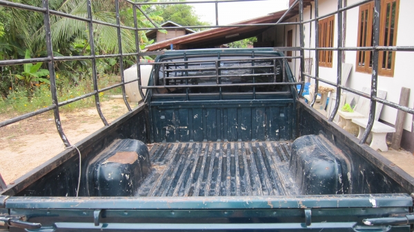 ขายกระนิสสันบิ๊กเอ็มตอนเดียว เครื่องฝาแดงละเอียดสภาพพร้อมใช้งานเครื่องดีไม่ไอไม่จาม+แอร์เย็นจนหนาว+เทปชีดี+ยางดี4เส้น+เสริมแหนบพร้อมบรรทุกงาน+ศูนย์ดีช่วงล่างแน่นปึก+คอกกระบะพร้อมบรรทุก+ภาษีปี57+เอกสารพร้อมโอน....ขาย98000บาทต่อรองได้นิดน่อยรถยุอำนาจเจริญมา