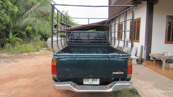 ขายกระนิสสันบิ๊กเอ็มตอนเดียว เครื่องฝาแดงละเอียดสภาพพร้อมใช้งานเครื่องดีไม่ไอไม่จาม+แอร์เย็นจนหนาว+เทปชีดี+ยางดี4เส้น+เสริมแหนบพร้อมบรรทุกงาน+ศูนย์ดีช่วงล่างแน่นปึก+คอกกระบะพร้อมบรรทุก+ภาษีปี57+เอกสารพร้อมโอน....ขาย98000บาทต่อรองได้นิดน่อยรถยุอำนาจเจริญมา