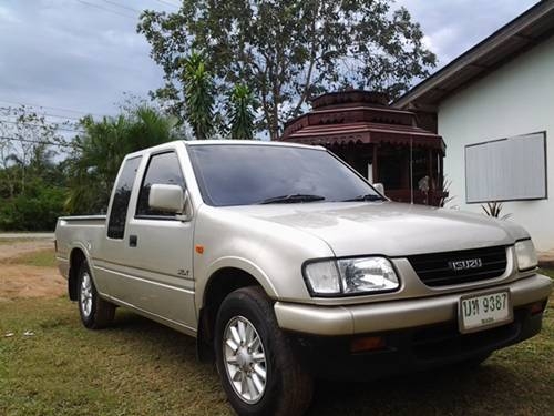 ขายอีซุซุดราก้อนแค็ป slx 2500 โฉมปี99 รถมือเดียว ราคา228000 ขายอีซุซุดราก้อนแค็ป slx 2500 โฉมปี99 รถมือเดียว ราคา228000