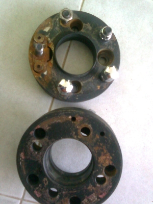 4/100 ออก 5/114 1ชุดขาย2900 (เหล็ก)พร้อมน๊อตครบทุกตัว