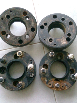 4/100 ออก 5/114 1ชุดขาย2900 (เหล็ก)พร้อมน๊อตครบทุกตัว