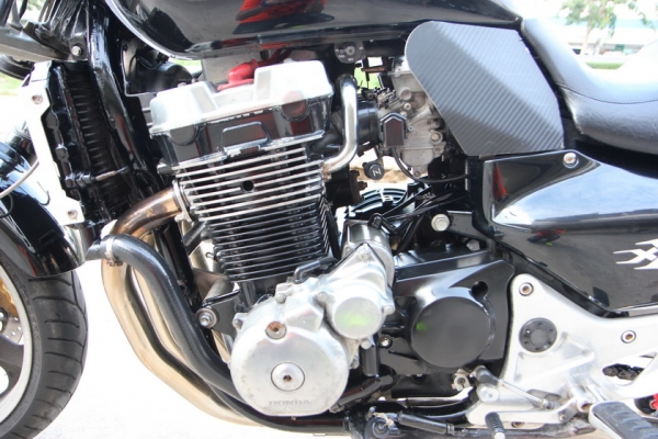 ขาย HONDA X4 1300cc ปี2001 อินวอยล์พร้อมสรรพสามิต