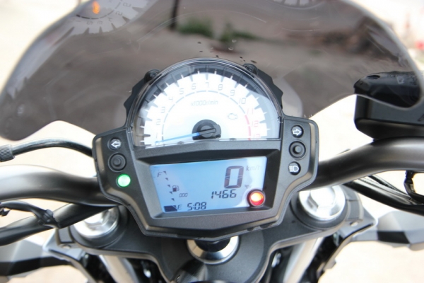 ขาย ER6N 650 ปี12 ทะเบียนพร้อมโอน สภาพป้ายแดง วิ่ง 1000 โลแท้ๆ