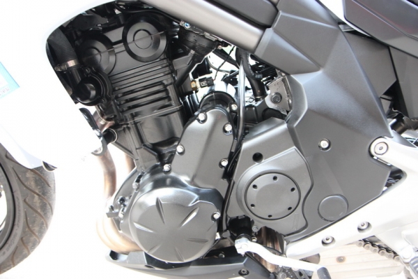 ขาย ER6N 650 ปี12 ทะเบียนพร้อมโอน สภาพป้ายแดง วิ่ง 1000 โลแท้ๆ