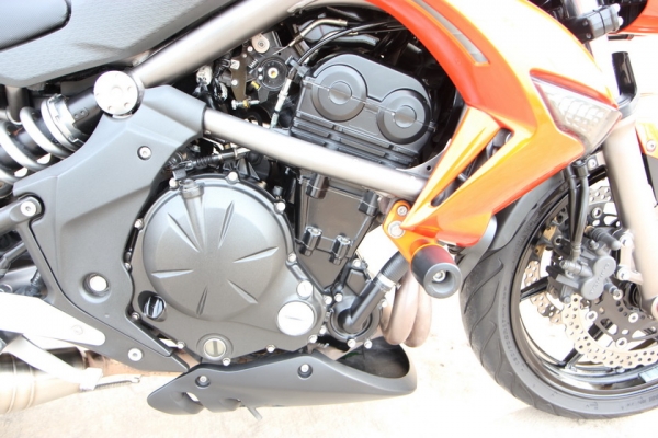 ขาย ER6N 650 ปี09 ทะเบียนพร้อมโอน เครื่องดี ท่อแต่ง