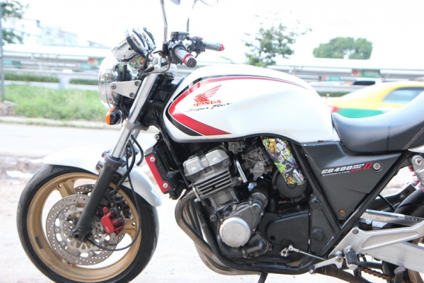 ขาย CB400 Sf ปี94 ไมล์3ลูก ทะเบียนแท้ๆๆ โอนขนส่งทั่วประเทศ พร้อมแต่ง