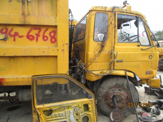 นิสสันเครื่อง165-หัวครัชซี-เบรคทิ็ปฟี่-น๊อตล้อ8ตัว-รถห้างขายตามสภาพ-มี2คัน-