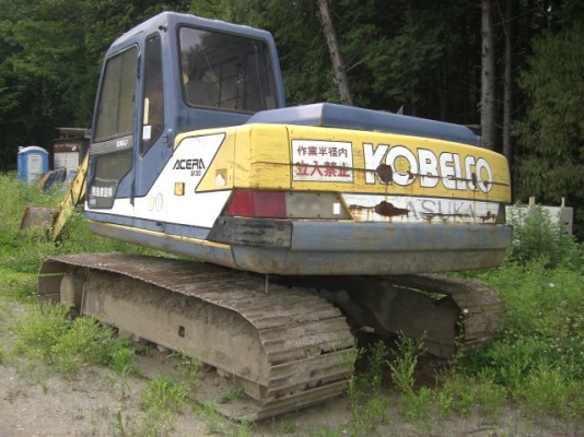 รถขุด Kobelco รุ่น: SK120-1 ซีเรียล:LP-5644 ปี:1990 ชั่วโมง:4757 สต๊อกเรานำเข้าจากยี่ปุ่น