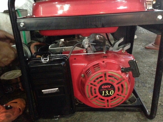 ขายเครื่องปั่นไฟ 5000 w. เครื่องยนต์ 13 HP 4 จังหวะ เเบบมือดึงสตาร์ท