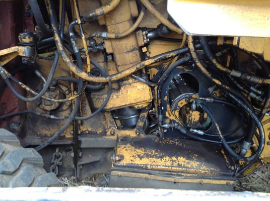 รถตัดอ้อย CAMECO ล้อยางแท้ รุ่น CHW2500