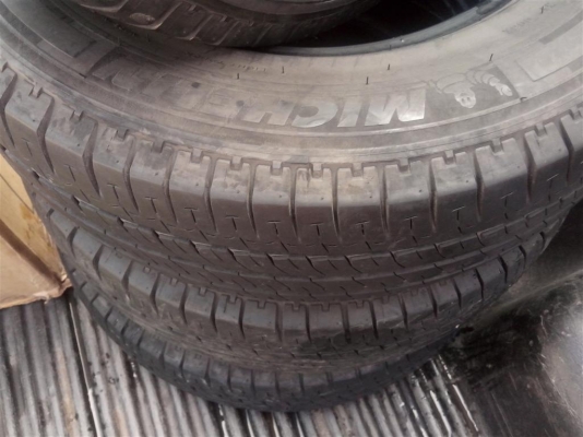 ขายยางติดรถวีโก้เเชมป์ 215-70-15 ปี 2012