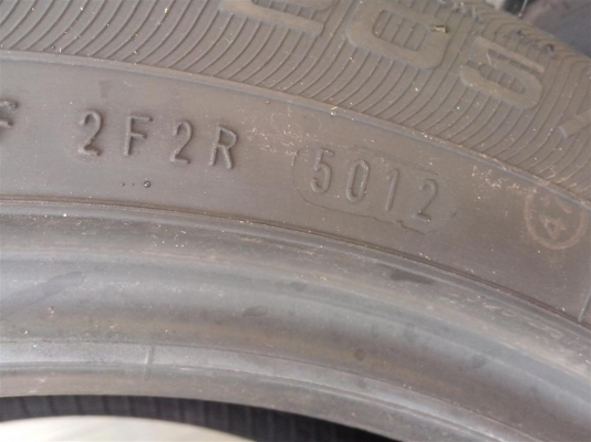 ขายยาง มือสองสภาพสวยครับ 205/55/16 ปี 2012 ขายยาง มือสองสภาพสวยครับ 205/55/16 ปี 2012