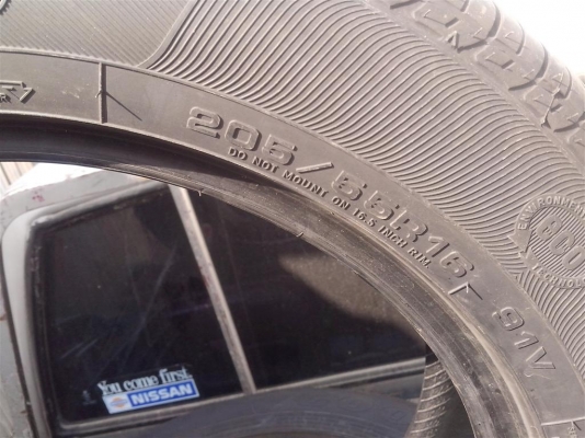 ขายยาง มือสองสภาพสวยครับ 205/55/16 ปี 2012 ขายยาง มือสองสภาพสวยครับ 205/55/16 ปี 2012