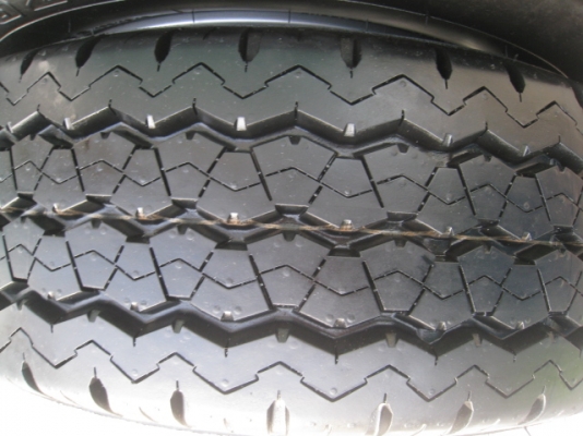 ขายล้อแม็กป้ายแดง mitsu triton 15"x6" et46 5 รู 114.3 +ยางผลิตสัปดาห์ที่ 23 ปี 13 สนใจติดต่อเล็กคลองสาม (081-3747940)