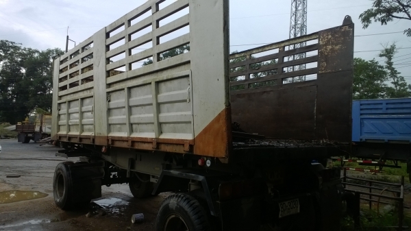 หางลูกพ่วงดั้มสามมิตรปี*49หาง2คานแท้ๆฝาท้ายครบ ล้อครบ ยางไม่สวย แต่ลมเต็ม...