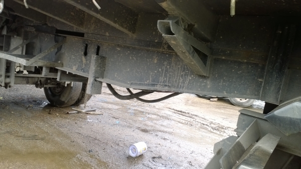 หางลูกพ่วงดั้มสามมิตรปี*49หาง2คานแท้ๆฝาท้ายครบ ล้อครบ ยางไม่สวย แต่ลมเต็ม...