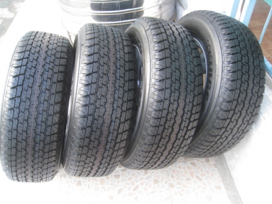 ขายล้อแม็กป้ายแดงถอดศูนย์ new isuzu mu-x 17"x7" et33 6 รู 139.7 +  ยางผลิตสัปดาห์ที่ 44 ปี 13 สนใจติดต่อเล็กคลองสาม (081-3747940)