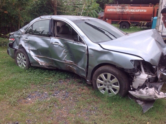 ซากนิวส์คัมรี่ 2.0Gปี 2007 สีเทา เล่มลอย ภาษีไม่ขาด ซากนิวส์คัมรี่ 2.0Gปี 2007 สีเทา เล่มลอย ภาษีไม่ขาด