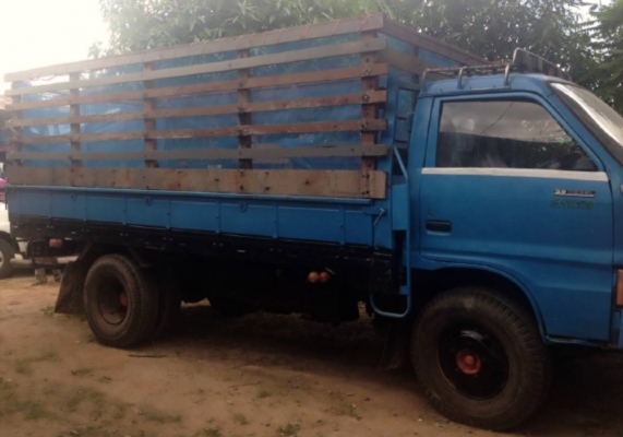 **250,000 บ.ต่อรอง**ขาย6ล้อ ISUZU KS 110HP ปี27 เครื่อง110ฝาขาวยอดนิยม แน่นดี อึดทน ช่วงล่างเดิม5น็อต คัสซีดี เสริมเหล็กบน-ล่าง แข็งแรง กระบะพื้นเหล็กคอกไม้ ยาว4.30ม.สภาพดีไม่ผุไม่หักยางดี6เส้น หัวสวยภายในสวยคอนโซลครบ พร้อมใช้ พร้อมลุยงาน เอกสารครบ ร **250,000 บ.ต่อรอง**ขาย6ล้อ ISUZU KS 110HP ปี27 เครื่อง110ฝาขาวยอดนิยม แน่นดี อึดทน ช่วงล่างเดิม5น็อต คัสซีดี เสริมเหล็กบน-ล่าง แข็งแรง กระบะพื้นเหล็กคอกไม้ ยาว4.30ม.สภาพดีไม่ผุไม่หักยางดี6เส้น หัวสวยภายในสวยคอนโซลครบ พร้อมใช้ พร้อมลุยงาน เอกสารครบ ร