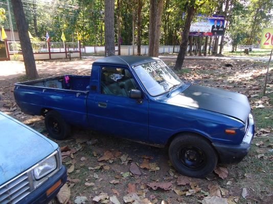 มาสด้าน้อยปี37 เครื่อง1415cc 5เกียร์38000 พร้อมใช้ครับ