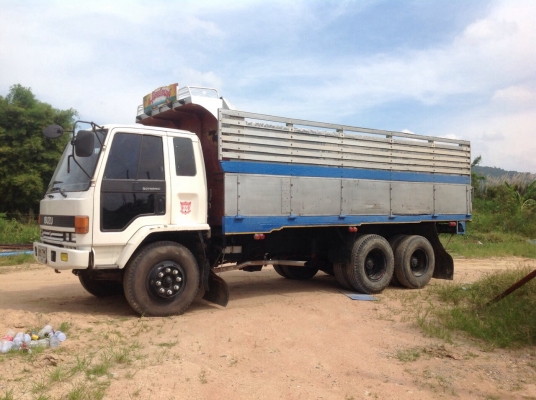 ต้องการขายด่วน  โทร (082-7137760) คุณดาว