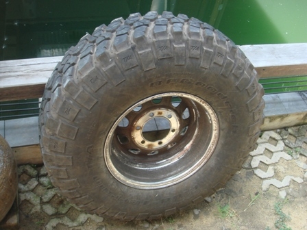 ขายยางBF GOODRICH M/T 33x10.5หน้าแคบดอกสวยพร้อมกะทะโครเมี่ยมUSA6รู139x8นิ้ว 1วง