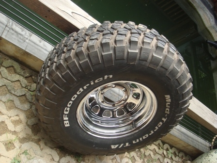 ขายยางBF GOODRICH M/T 33x10.5หน้าแคบดอกสวยพร้อมกะทะโครเมี่ยมUSA6รู139x8นิ้ว 1วง