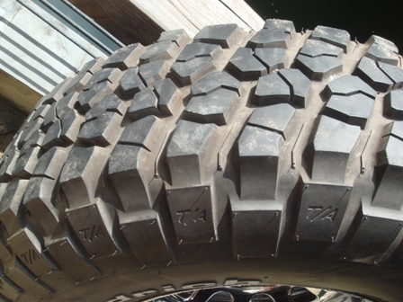 ขายยางBF GOODRICH M/T 33x10.5หน้าแคบดอกสวยพร้อมกะทะโครเมี่ยมUSA6รู139x8นิ้ว 1วง