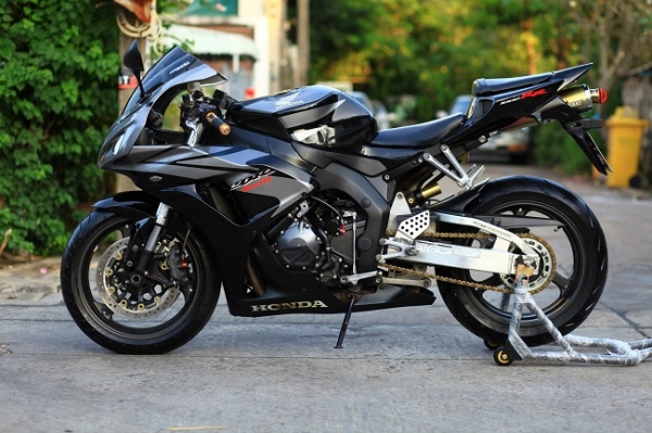 <<จัดไฟแนนซ์ได้>> CBR 1000RR ทบแท้ หล่อๆสักคัน <<จัดไฟแนนซ์ได้>> CBR 1000RR ทบแท้ หล่อๆสักคัน