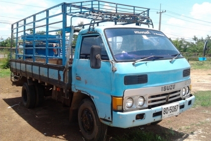 **265,000 บ.ต่อรอง**ขาย 6ล้อ ISUZU KS 110 แรง 4BE1 110แรงแห้งดี ไม่เยิ้ม เกียร์เดิม ช่วงล่างดี คานหน้าเดิม เฟืองท้าย115 คัสซีเดิม ดี มีผุ ต้องเก็บเพิ่ม กระบะพื้นไม่คอกเหล็กสภาพดี ยางดี หัวบางเดิม ภายในไม่ผุ เก็บนิดหน่อยสวยเลย ราคาต่อรองได้เด้อ พี่น้องครับ