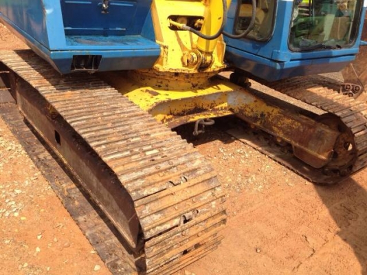 ขายรถแบคโฮ KOMATSU PC60-5 นำเข้าจากญี่ปุ่น 100 \% สภาพสวยเดิมๆเก่านอกแท้ มี VDO การทำงานให้ชม  แทร็คเหล็ก ปั้มนิ้ว  ติดต่อ 081-2990958