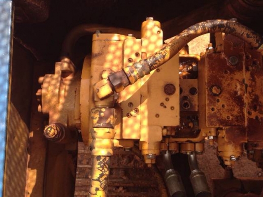 ขายรถแบคโฮ KOMATSU PC60-5 นำเข้าจากญี่ปุ่น 100 \% สภาพสวยเดิมๆเก่านอกแท้ มี VDO การทำงานให้ชม  แทร็คเหล็ก ปั้มนิ้ว  ติดต่อ 081-2990958