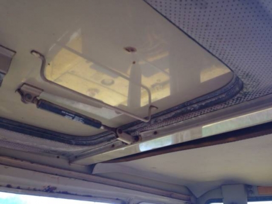 ขายรถแบคโฮ KOMATSU PC60-5 นำเข้าจากญี่ปุ่น 100 \% สภาพสวยเดิมๆเก่านอกแท้ มี VDO การทำงานให้ชม  แทร็คเหล็ก ปั้มนิ้ว  ติดต่อ 081-2990958