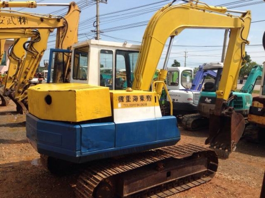 ขายรถแบคโฮ KOMATSU PC60-5 นำเข้าจากญี่ปุ่น 100 \% สภาพสวยเดิมๆเก่านอกแท้ มี VDO การทำงานให้ชม  แทร็คเหล็ก ปั้มนิ้ว  ติดต่อ 081-2990958
