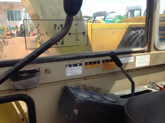 ขายรถแบคโฮ KOMATSU PC60-5 นำเข้าจากญี่ปุ่น 100 \% สภาพสวยเดิมๆเก่านอกแท้ มี VDO การทำงานให้ชม  แทร็คเหล็ก ปั้มนิ้ว  ติดต่อ 081-2990958