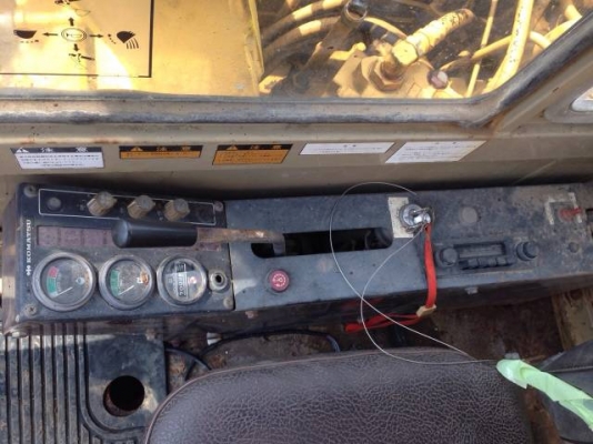 ขายรถแบคโฮ KOMATSU PC60-5 นำเข้าจากญี่ปุ่น 100 \% สภาพสวยเดิมๆเก่านอกแท้ มี VDO การทำงานให้ชม  แทร็คเหล็ก ปั้มนิ้ว  ติดต่อ 081-2990958