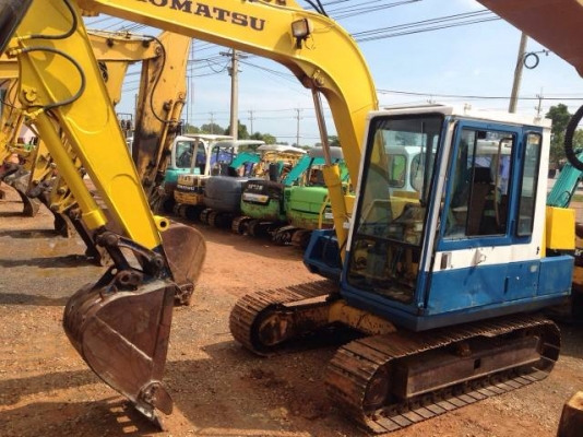 ขายรถแบคโฮ KOMATSU PC60-5 นำเข้าจากญี่ปุ่น 100 \% สภาพสวยเดิมๆเก่านอกแท้ มี VDO การทำงานให้ชม  แทร็คเหล็ก ปั้มนิ้ว  ติดต่อ 081-2990958