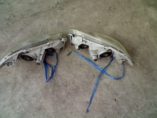 ไฟหน้า อัลติส หน้าหมู 1 คู่ 600 บ. ไฟหน้า อัลติส หน้าหมู 1 คู่ 600 บ.