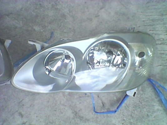 ไฟหน้า อัลติส หน้าหมู 1 คู่ 600 บ. ไฟหน้า อัลติส หน้าหมู 1 คู่ 600 บ.