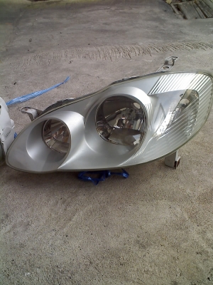 ไฟหน้า อัลติส หน้าหมู 1 คู่ 600 บ. ไฟหน้า อัลติส หน้าหมู 1 คู่ 600 บ.