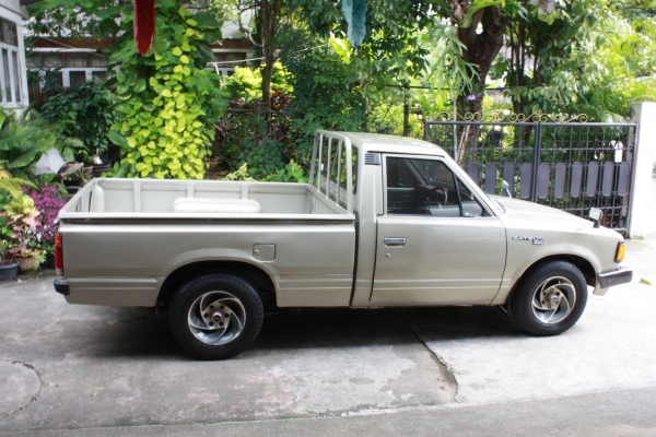 ขาย datsun 720 ทะเบียนเต็มพร้อมโอน