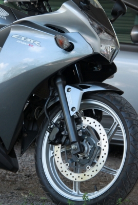 ขาย CBR250i  วิ่งน้อย7 พันโล ใหม่กิ๊ก ไร้ริ้วรอย  ไม่เคยล้มไม่เคยชน ดูแลอย่างดี