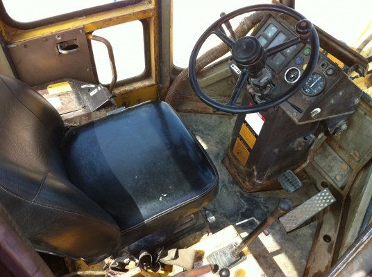 ขายรถตักล้อยาง มาใหม่ พึ่งมาถึง WA180-1L ยี่ห้อ KOMATSU รถเก่านอก ไม่เคยใช้งานในไทย