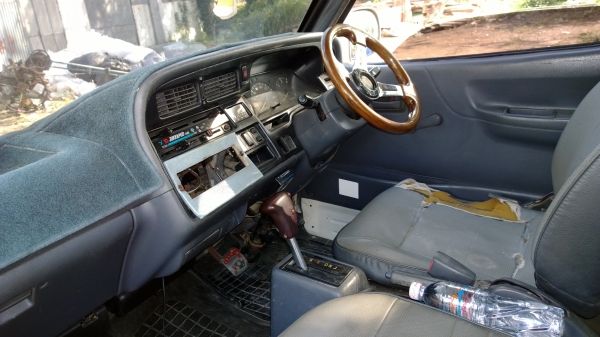 ขายรถตู้ Hiace ขายรถตู้ Hiace