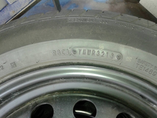 ยาง 185 60 15 ปี 13 มี 1 ชุด แถมล้อกะทะ