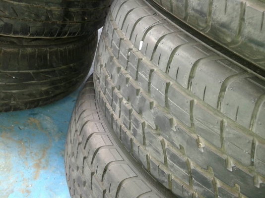 ยาง 185 60 15 ปี 13 มี 1 ชุด แถมล้อกะทะ