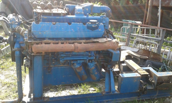 ขายเครื่องยนต์  ราคา 58000   ฮีโน่ v 10  เป็นเครื่องยนต์ติดแก๊ชมา